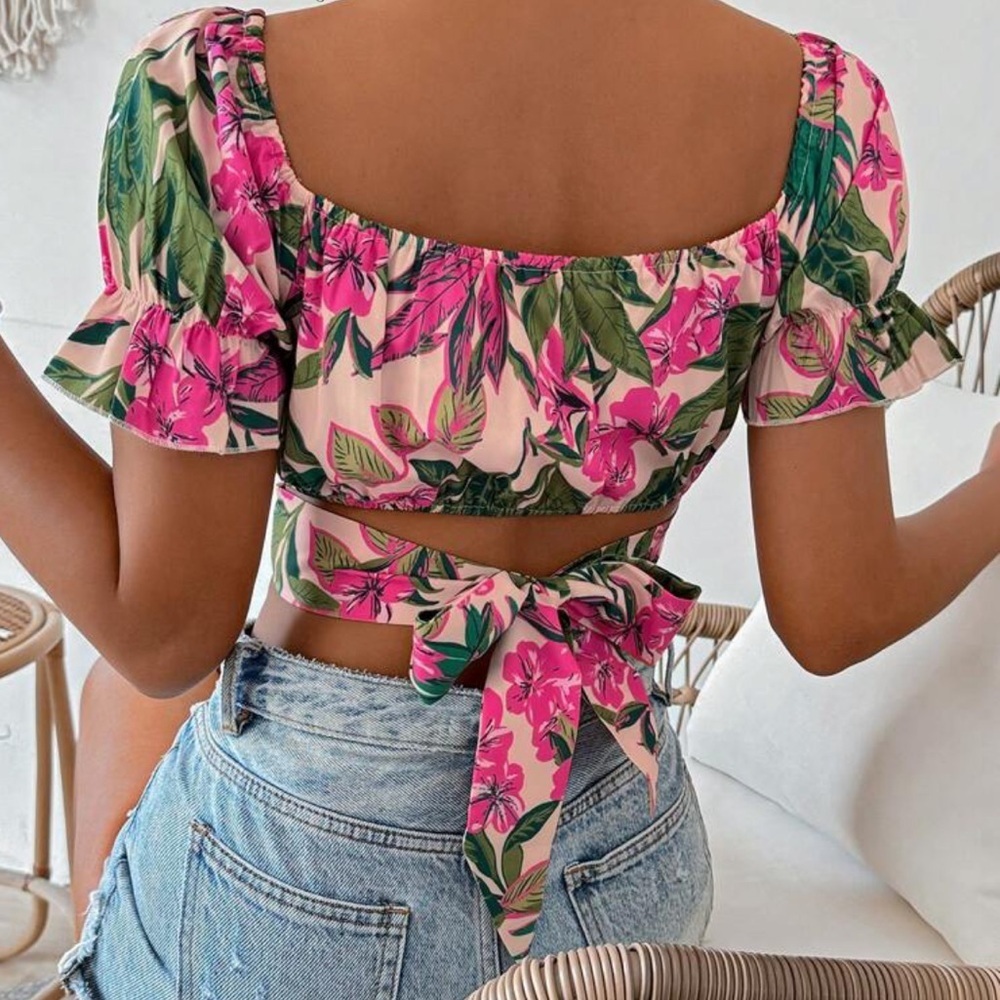 NWOT Floral Pink and Green Floral Piff Sleeve Women's Tie Back Bustier Top - Picture 2 of 3